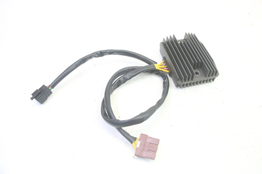 photo de REGULATOR ŁADOWANIA PIAGGIO MP3 RL 250 (2006 - 2010) - Zoom stanu zużycia