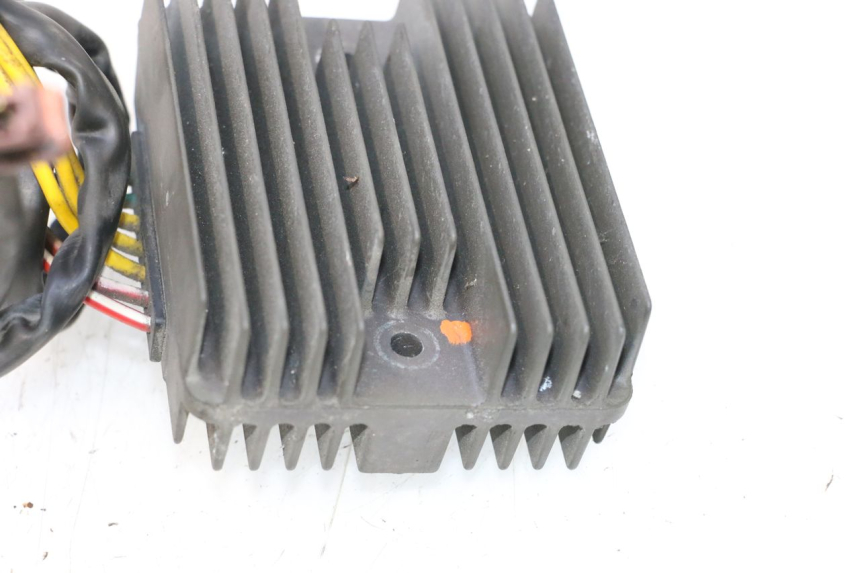 photo de REGULATOR ŁADOWANIA PIAGGIO MP3 RL 250 (2006 - 2010) - Zoom stanu zużycia