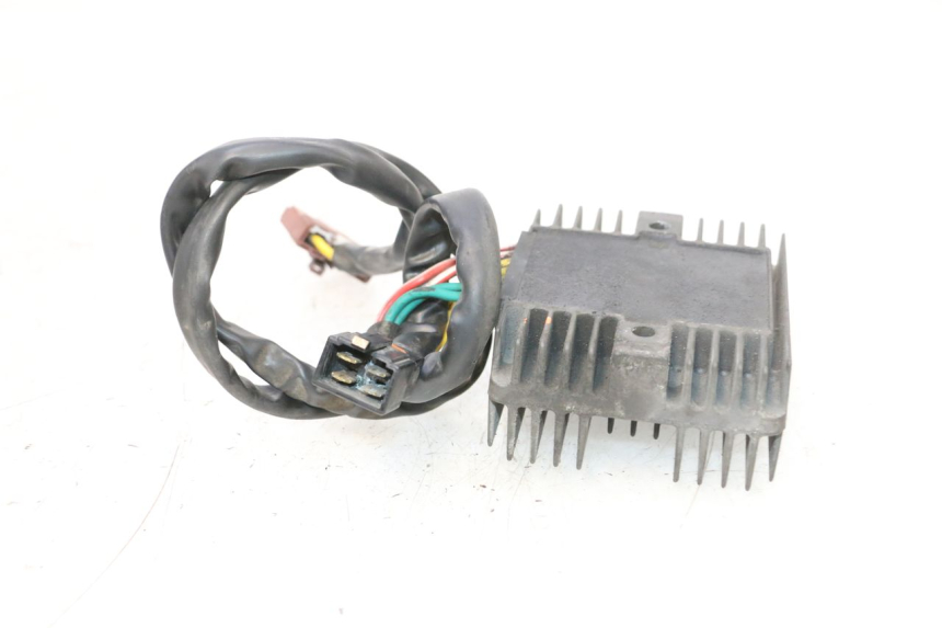 photo de REGULATOR ŁADOWANIA PIAGGIO MP3 RL 250 (2006 - 2010) - Inny kąt widzenia