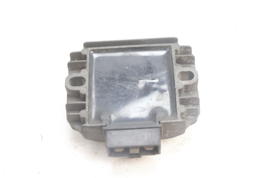 photo de REGULATOR ŁADOWANIA PIAGGIO MP3 125 (2006 - 2014) - Szczegół części
