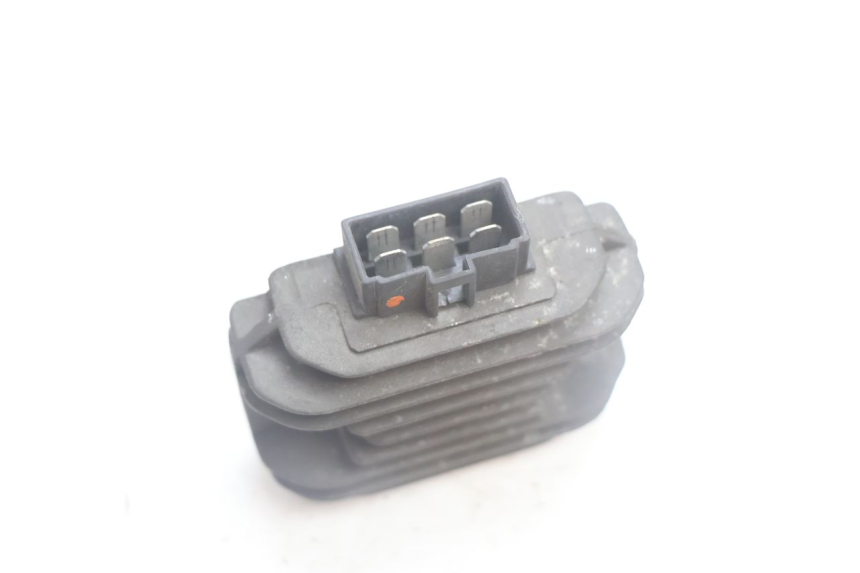 photo de REGULATOR ŁADOWANIA PIAGGIO MP3 125 (2006 - 2014) - Zoom stanu zużycia