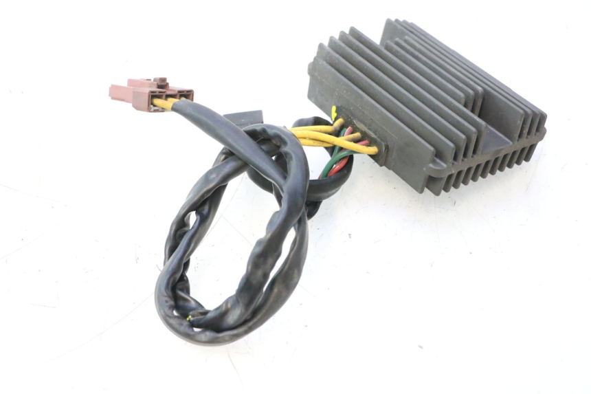 photo de REGULATOR ŁADOWANIA PIAGGIO MP3 500 (2011 - 2015) - Oznaczenia i referencje