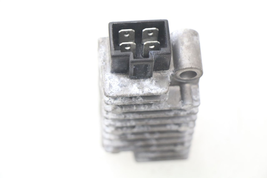 photo de REGULATOR ŁADOWANIA YAMAHA NEOS NEO'S 4T 50 (2008 - 2016) - Zoom stanu zużycia