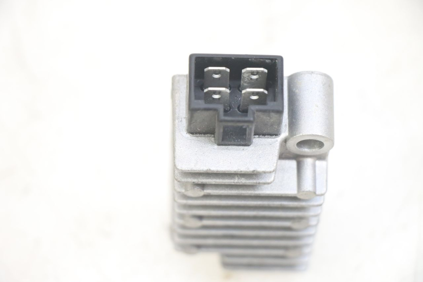 photo de REGULATOR ŁADOWANIA YAMAHA NEOS NEO'S 4T 50 (2008 - 2016) - Zoom stanu zużycia