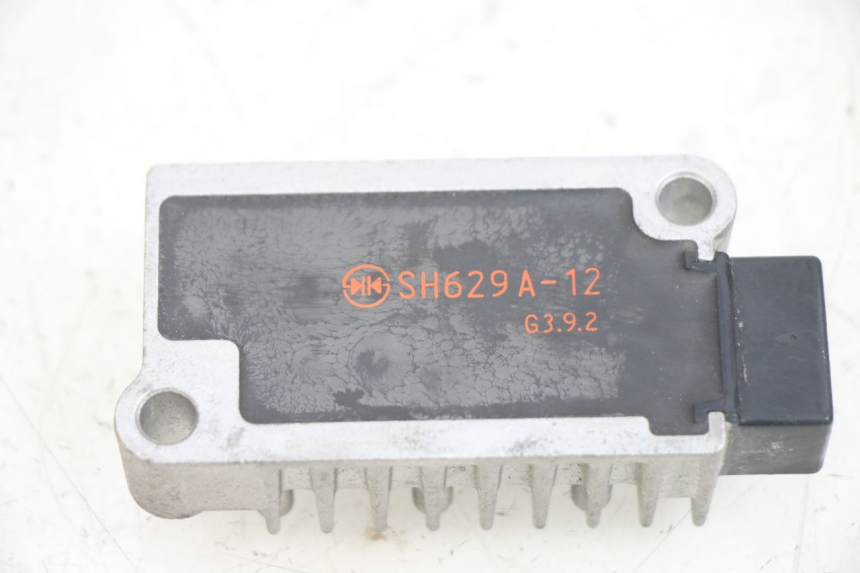 photo de REGULATOR ŁADOWANIA YAMAHA NEOS NEO'S 4T 50 (2008 - 2016) - Inny kąt widzenia
