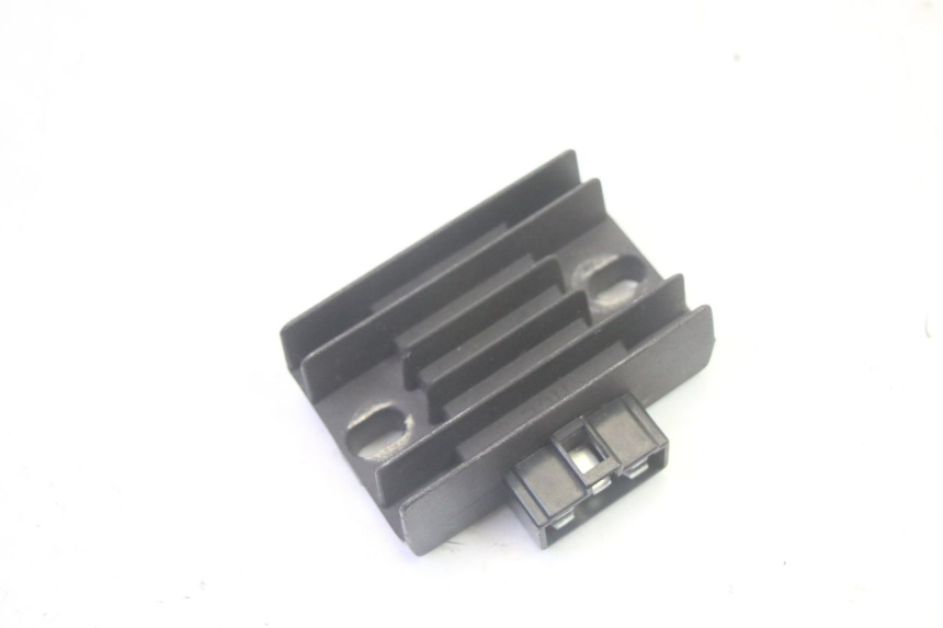 photo de REGULATOR ŁADOWANIA YAMAHA NEOS NEO'S 4T 50 (2008 - 2016) - Widok główny