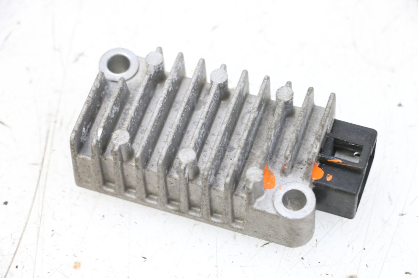 photo de REGULATOR ŁADOWANIA YAMAHA NEOS NEO'S 4T 50 (2008 - 2016) - Inny kąt widzenia
