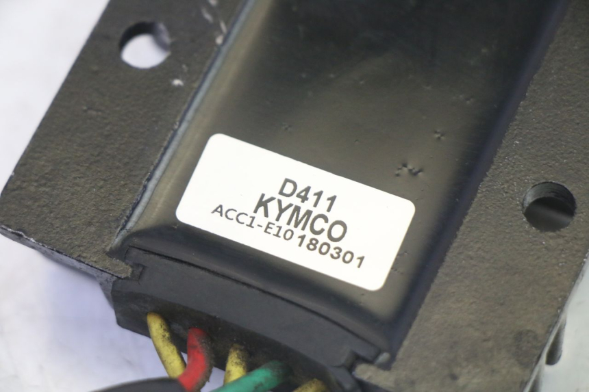 photo de REGULATOR ŁADOWANIA KYMCO LIKE 4T 50 (2019 - 2025) - Inny kąt widzenia