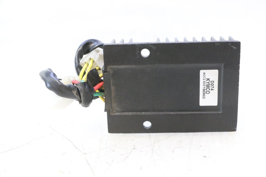 photo de REGULATOR ŁADOWANIA KYMCO LIKE 4T 50 (2019 - 2025) - Zoom stanu zużycia
