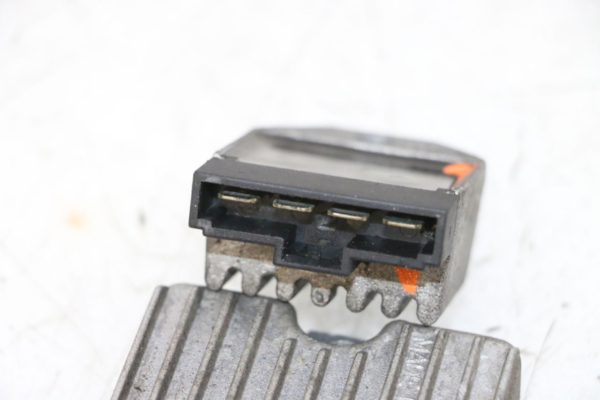 photo de REGULATOR ŁADOWANIA PIAGGIO NEW TYPHOON 50 (2018 - 2021) - Punkty mocowania