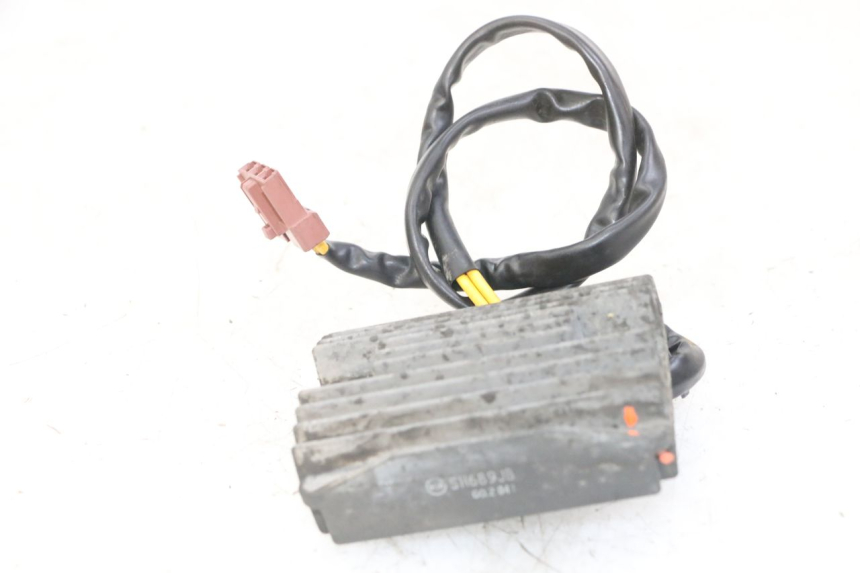 photo de REGULATOR ŁADOWANIA GILERA NEXUS 125 (2009 - 2013) - Zoom stanu zużycia