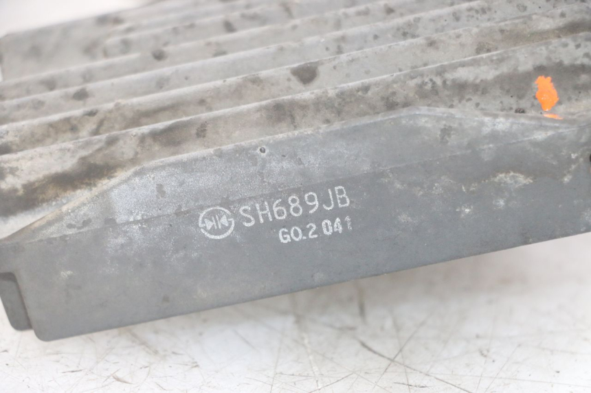 photo de REGULATOR ŁADOWANIA GILERA NEXUS 125 (2009 - 2013) - Inny kąt widzenia