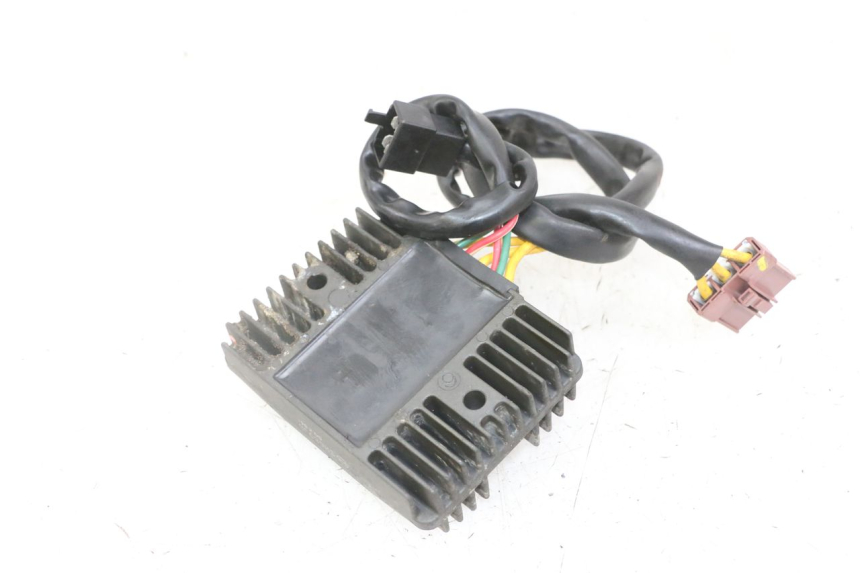 photo de REGULATOR ŁADOWANIA GILERA NEXUS 125 (2009 - 2013) - Punkty mocowania