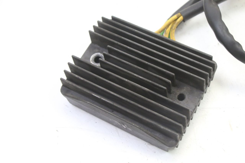 photo de REGULATOR ŁADOWANIA GILERA NEXUS 125 (2009 - 2013) - Szczegół części