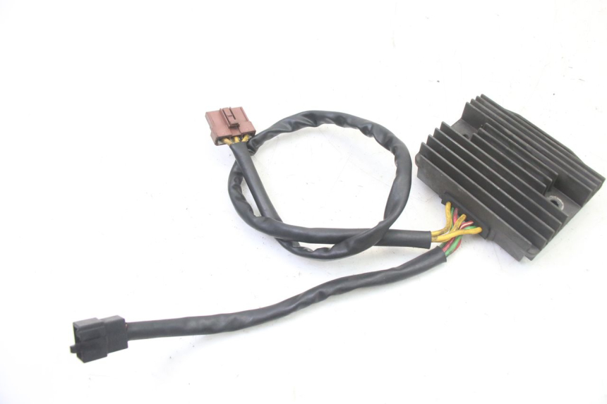 photo de REGULATOR ŁADOWANIA GILERA NEXUS 125 (2009 - 2013) - Zoom stanu zużycia