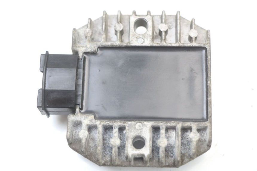 photo de REGULATOR ŁADOWANIA HONDA NHX LEAD 110 (2008 - 2010) - Zbliżenie techniczne