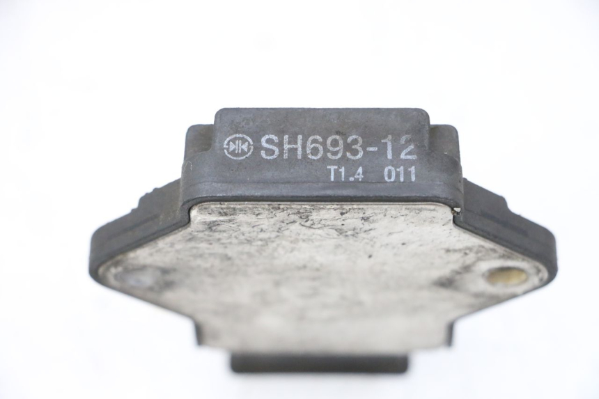 photo de REGULATOR ŁADOWANIA HONDA NSR R 125 (1994 - 2003) - Szczegół części