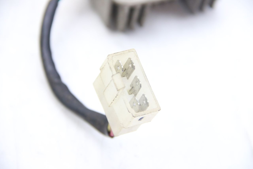 photo de REGULATOR ŁADOWANIA SELECT UP OCTALIS 125 (2007 - 2012) - Zoom stanu zużycia