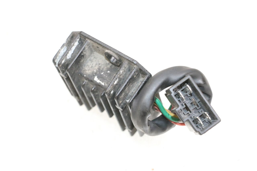 photo de REGULATOR ŁADOWANIA SYM ORBIT III 3 4T 50 (2018 - 2021) - Zoom stanu zużycia