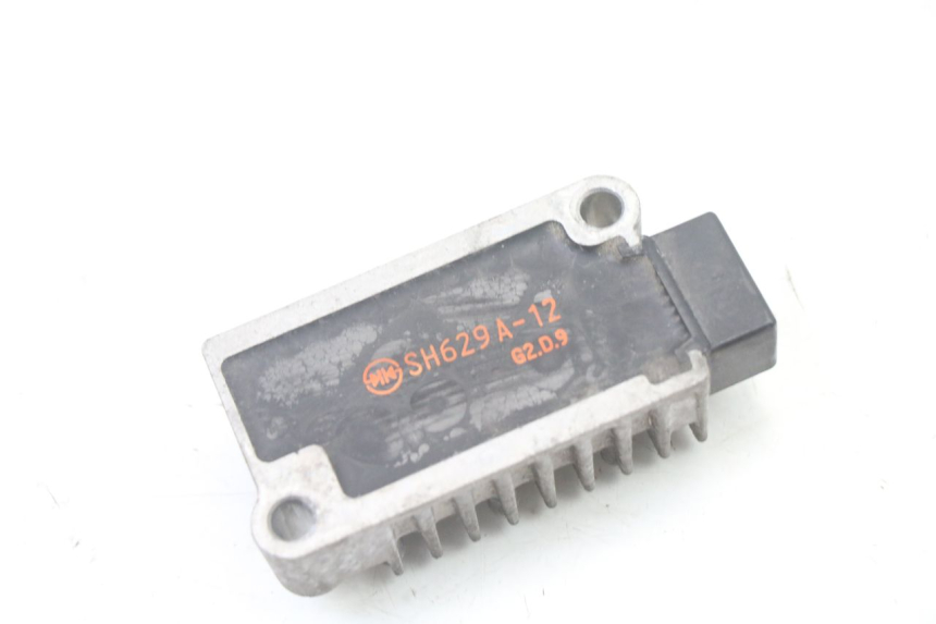 photo de REGULATOR ŁADOWANIA MBK OVETTO 4T 50 (2008 - 2016) - Zoom stanu zużycia