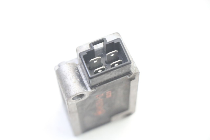 photo de REGULATOR ŁADOWANIA MBK OVETTO 4T 50 (2008 - 2016) - Inny kąt widzenia