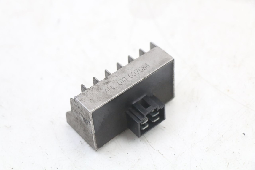 photo de REGULATOR ŁADOWANIA PEUGEOT DJANGO 125 (2014 - 2017) - Widok główny