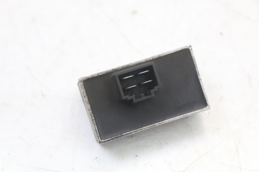 photo de REGULATOR ŁADOWANIA PEUGEOT DJANGO 125 (2014 - 2017) - Zoom stanu zużycia