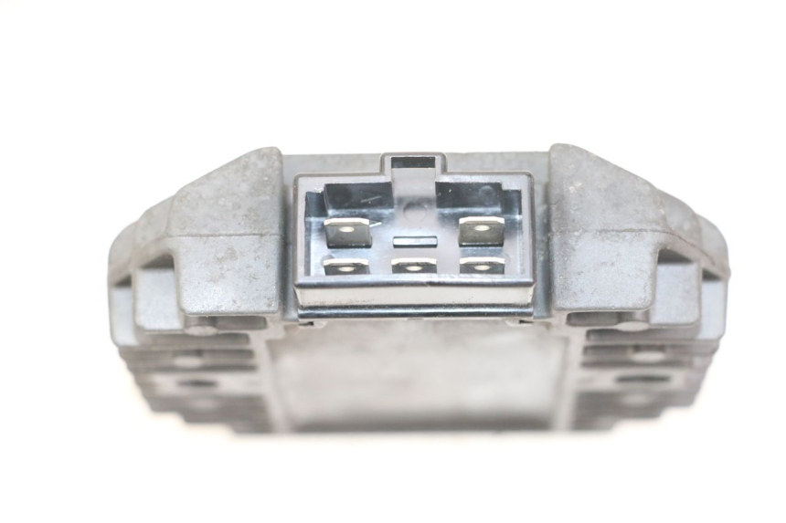 photo de REGULATOR ŁADOWANIA PEUGEOT ELYSTAR 125 (2002 - 2007) - Zoom stanu zużycia