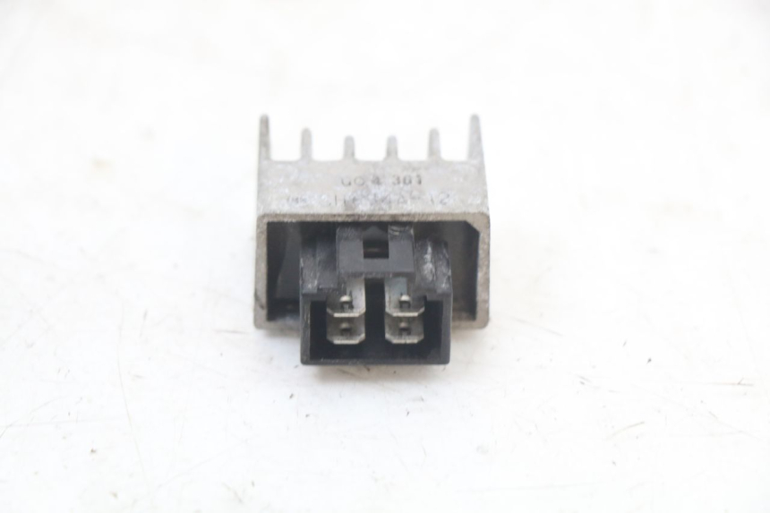 photo de REGULATOR ŁADOWANIA PEUGEOT ELYSTAR 50 (2002 - 2014) - Zoom stanu zużycia