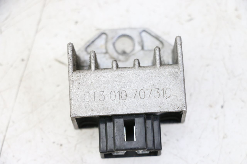 photo de REGULATOR ŁADOWANIA PEUGEOT KISBEE 4T 50 (2010 - 2017) - Widok główny