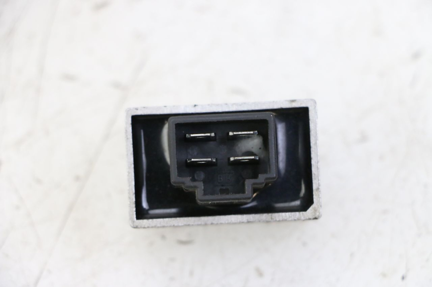 photo de REGULATOR ŁADOWANIA PEUGEOT KISBEE 4T 50 (2010 - 2017) - Inny kąt widzenia