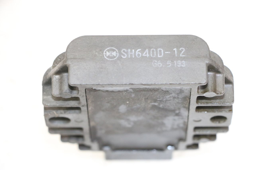 photo de REGULATOR ŁADOWANIA PIAGGIO MP3 125 (2006 - 2014) - Zoom stanu zużycia