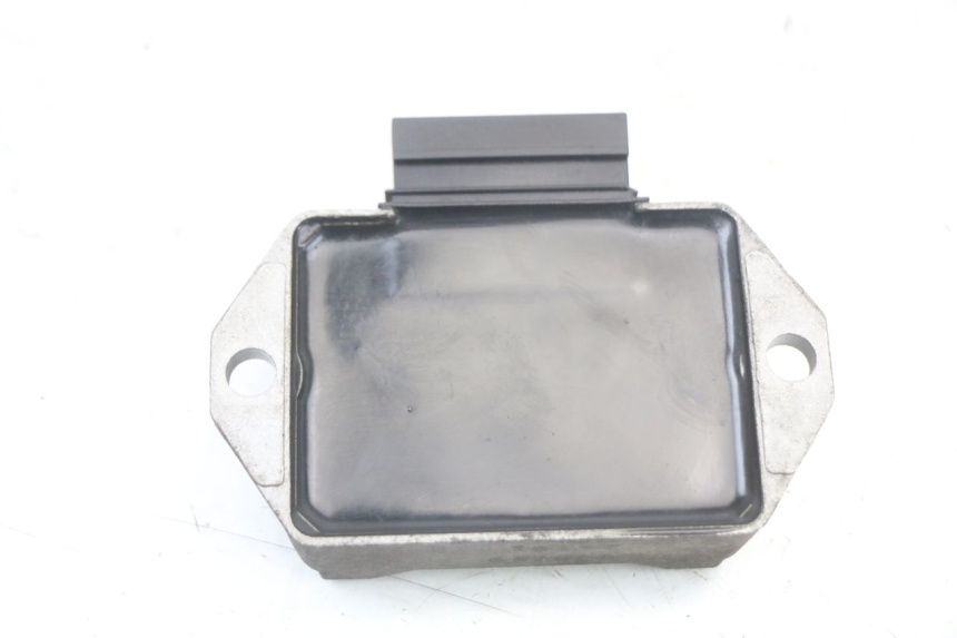 photo de REGULATOR ŁADOWANIA PIAGGIO NEW TYPHOON 50 (2010 - 2017) - Inny kąt widzenia