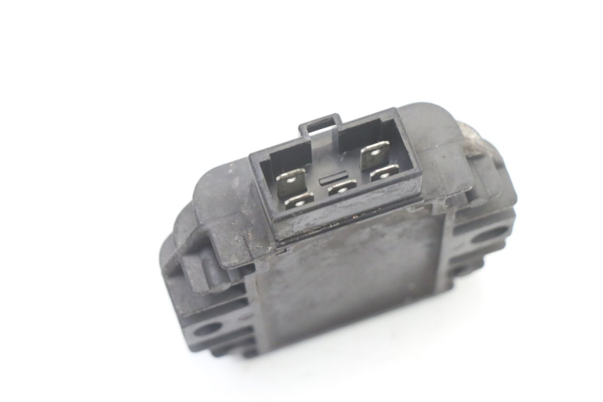 photo de REGULATOR ŁADOWANIA PIAGGIO X8 125 (2004 - 2007) - Zoom stanu zużycia