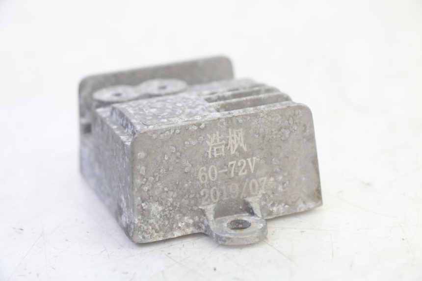 photo de REGULATOR ŁADOWANIA EFUN PUSA 1 - Inny kąt widzenia