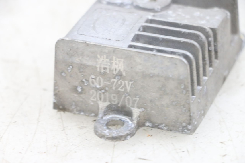 photo de REGULATOR ŁADOWANIA EFUN PUSA 1 - Inny kąt widzenia