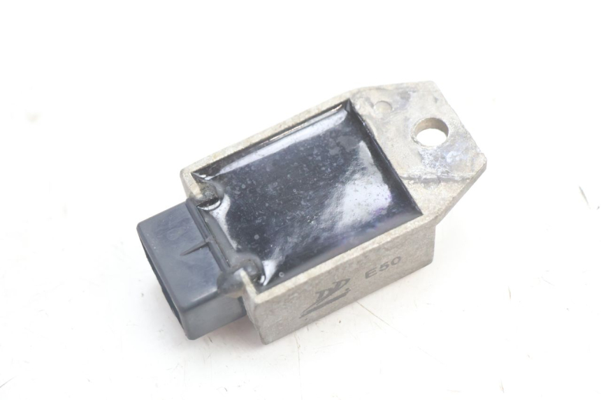 photo de REGULATOR ŁADOWANIA RAZZO QTR 50 (2011 - 2018) - Inny kąt widzenia