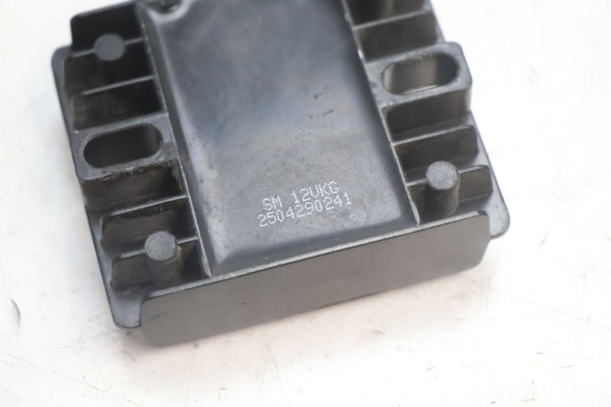 photo de REGULATOR ŁADOWANIA JM MOTORS R-MAX TECH 50 (2024 - 2026) - Zoom stanu zużycia