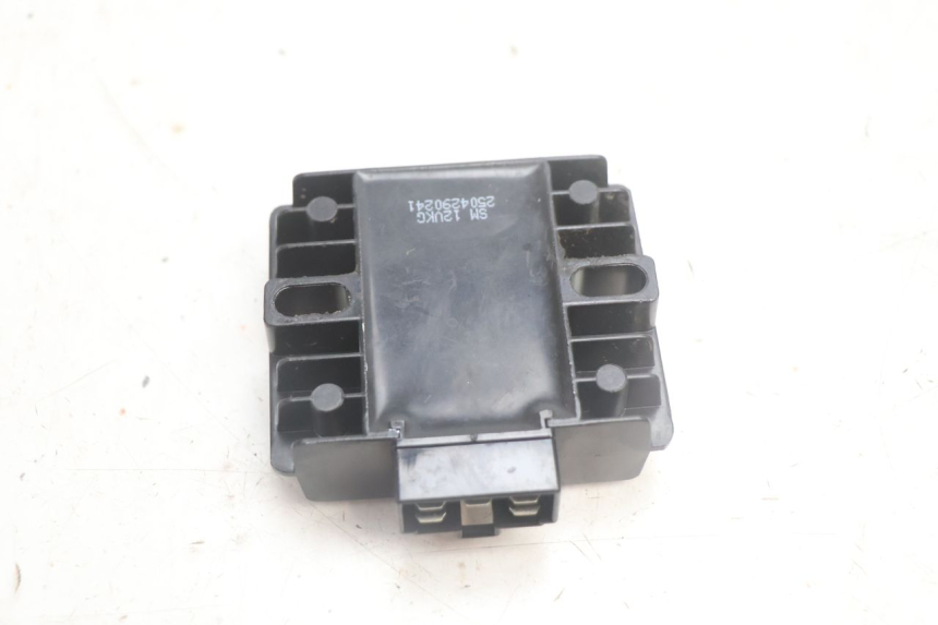 photo de REGULATOR ŁADOWANIA JM MOTORS R-MAX TECH 50 (2024 - 2026) - Inny kąt widzenia
