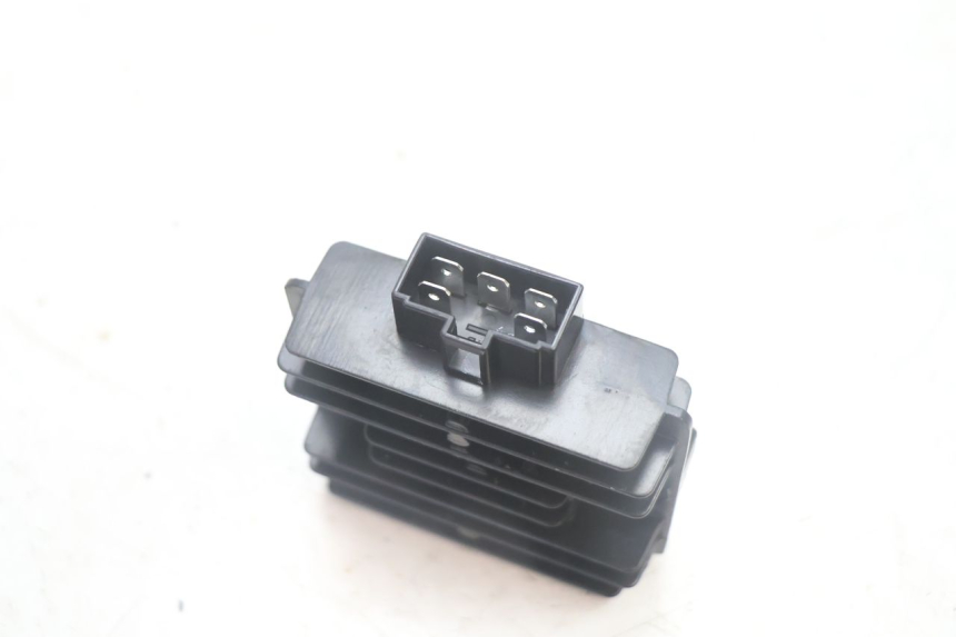 photo de REGULATOR ŁADOWANIA JM MOTORS R-MAX TECH 50 (2024 - 2026) - Zbliżenie techniczne