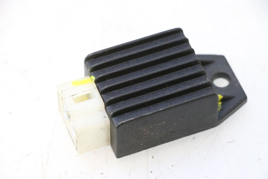 photo de REGULATOR ŁADOWANIA ORCAL RAPTOR 50 (2015 - 2021) - Zbliżenie techniczne