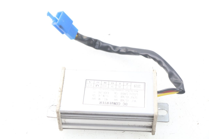 photo de REGULATOR ŁADOWANIA RED ELECTRIC RED E PRO 1 (2017 - 2019) - Inny kąt widzenia