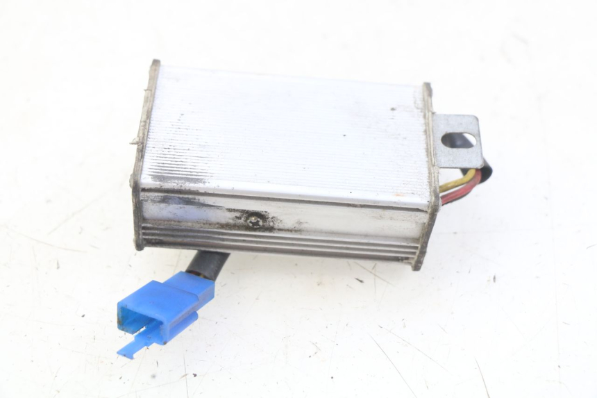 photo de REGULATOR ŁADOWANIA RED ELECTRIC RED E PRO 1 (2017 - 2019) - Inny kąt widzenia