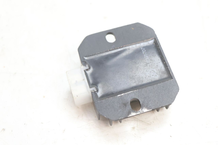 photo de REGULATOR ŁADOWANIA LAZIO RENO 50 (2016 - 2021) - Zoom stanu zużycia