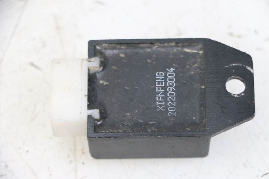 photo de REGULATOR ŁADOWANIA APOLLO RFZ 125 - Inny kąt widzenia