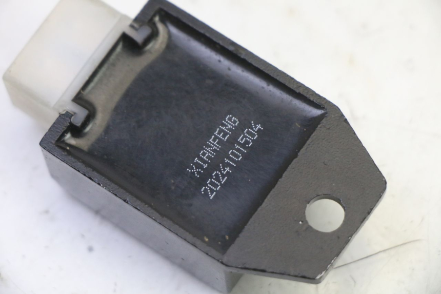 photo de REGULATOR ŁADOWANIA APOLLO RFZ 125 - Zbliżenie techniczne