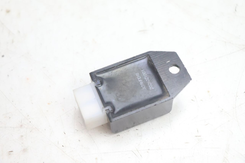 photo de REGULATOR ŁADOWANIA APOLLO RFZ 150 - Inny kąt widzenia