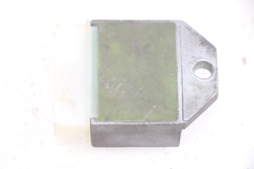 photo de REGULATOR ŁADOWANIA GILERA RK 50 (1996 - 1999) - Zoom stanu zużycia