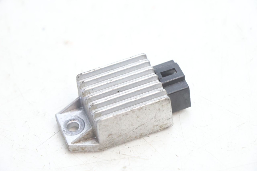 photo de REGULATOR ŁADOWANIA YAMASAKI ROADSTER 50 (2013 - 2018) - Zoom stanu zużycia