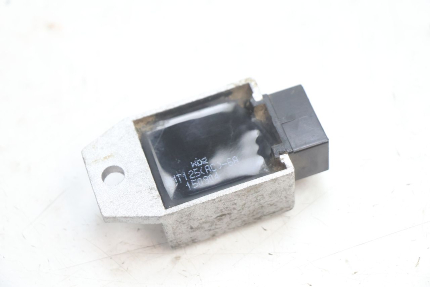 photo de REGULATOR ŁADOWANIA YAMASAKI ROADSTER 50 (2013 - 2018) - Inny kąt widzenia